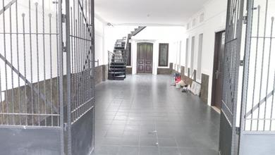 Disewakan Rumah Luas di Jl. Cirebon Menteng Jakarta Pusat