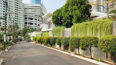 Jual Rumah Bagus LT 832 m2 di Tanjung Duren, Jakarta Barat