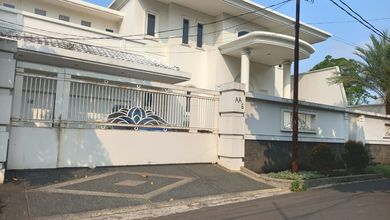 Rumah Bagus 2 Lt Dijual Di Jl. Permata Berlian Permata Hijau Jakarta Selatan 
