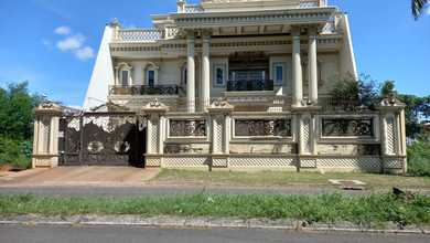 Modernland Dijual Rumah Mewah 3.5 Lt Jl. Modern Golf Raya Tangerang