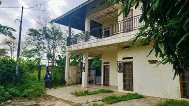 Serpong Rumah Luas Dijual di Komplek Batan Indah Tangerang Selatan