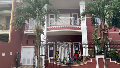 Rumah Eksklusif Luas 233 m2, area Harjamukti, Depok
