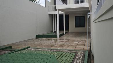 Rumah Cantik Minimanlis Dijual di Villa.muatiara Cibubur Harja.ukti Depok
