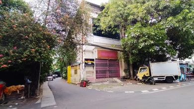 Rumah 2 Lantai Dijual Murah Loaksi  Strategis di Pasar Baru