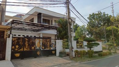 Rumah 2 Lantai Mewah Dijual Melalui Lelang Pondok Indah