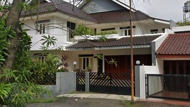 Rumah Asri Di Jalan Garuda I Bintaro Jakarta Selatan