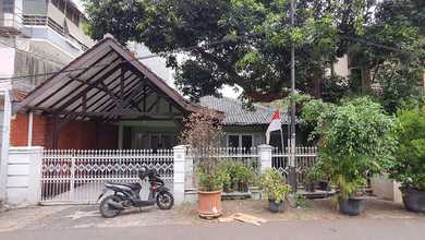 Rumah Strategis Jl Raharja Kebayoran Lama Jakarta Selatan