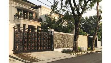 Rumah Hunian dengan Swimming Pool Pejaten Barat Jaksel