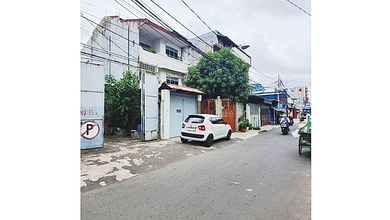 Rumah Dan Gudang Di Jalan Terate Raya Jembatan Lima Jakbar 