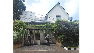 Rumah Mewah di Hook Taman Radio Dalam Gandaria Jaksel