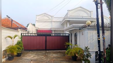 Rumah modern di jln Madrasah dekat rawabelong jakbar 