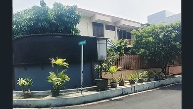 Rumah Hook di Taman Kedoya Residence Jakarta Barat