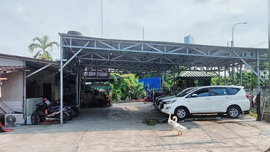 Tanah Berikut Bangunan Di Komplek Perum Kebon Jeruk Baru Jakbar