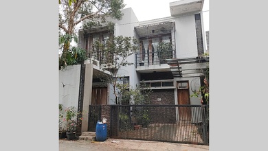 Rumah Modern Luas 144 Jual di Cipedak, Jakarta Selatan