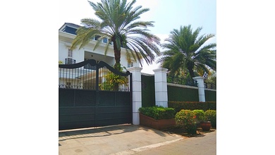 Rumah Mewah dengan Pool, di Jalan Pisangan Raya Cirendeu Tangsel