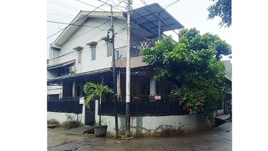 Rumah Hook Dua Lantai di Lelang Pela Mampamg Prapatan Jaksel