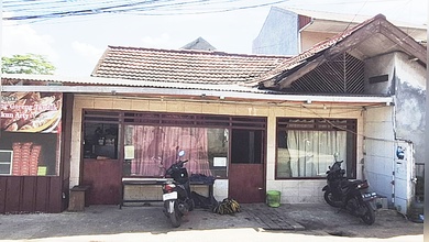 Tanah Berikut Bangunan Diatasnya Di Jalan H.ipin Pondok Labu Jaksel