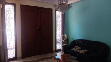 Dijual Rumah 2Lt Cantik di Kelapa Gading