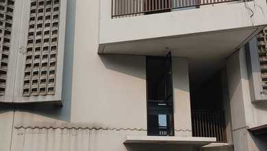 Dijual Lelang Cash Only Rumah Minimalis 2 Lantai Murah