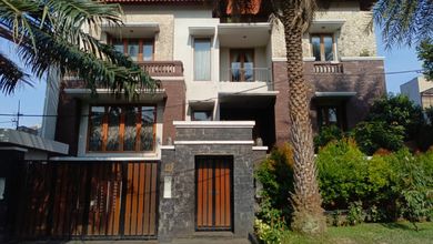 Rumah Mewah Siap Huni Di Jl. Bukit Hijau Pondok Indah Jakarta Selatan