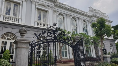 Rumah Mewah 2 Lt. di Ebony Golf Pantai Indah Kapuk