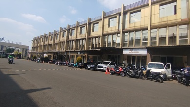 Dijual Lelang Ruko Ginza 3 Lantai di Rukan Green Village, Pinang Kota Tangerang