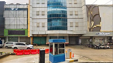 Kelapa Gading - Ruko Bagus Sangat Strategi. Shgb LT 320 M2. Dijalan Boulevard Raya. Kelapa Gading. Jakarta Utara