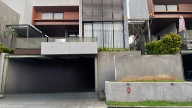 Bintaro - Pesanggrahan - Rumah Bagus & Cantik. Shm. Lt 163 M2. Dijalan Bunga Mayang. Bintaro. Jakarta Selatan