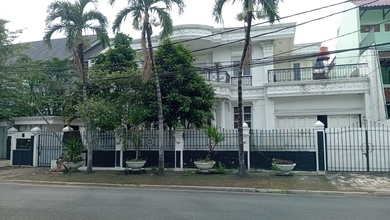 Pondok Indah - Rumah Mewah dan Cantik. Sangat Strategi. SHM LT 472 M2. Dijalan Kartika Utama Raya. Pondok Indah. Jakarta Selatan