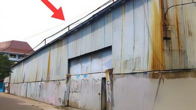 Cengkareng Barat - Gudang Murah Dibawah Pasar. SHM LT 499 M2. Dijalan Flamboyan. Cengkareng. Jakarta Barat