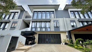 Bsd - Cluster Lakewood. Rumah Bagus & Cantik Harga Bersahabat. HGB Lt 300 M2. Dicluster Lakewood Bsd. Cisauk. Blok Il. Tangerang