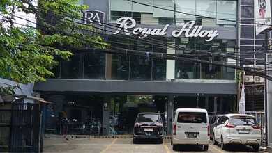 Kebayoran Lama - Ruko Bagus Strategi Harga Sangat Murah. Shgb. Lt 389 M2. Dijalan Kebayoran Lama Raya. Jakarta Selatan