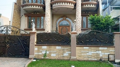 Tangerang Kota - Rumah Mewah Perum Metro Permata 1. Karang Tengah Karang Mulya. Bagus. Shm. Lt 360 M2.tangerang Kota