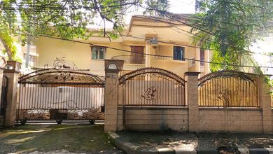 Jual Rumah Siap Tinggal di Gondangdia, Jakarta Pusat, Luas 1078 m2