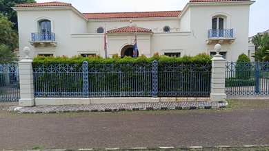 Lebak Bulus - Rumah Mewah Murah Bergaya Eropa Dan Modern.lebak Lestari Indah Residance. Bagus. Shm. Lt 1934 M2. Jalan Anggrek Indah. Lebak Bulus. Jakarta Selatan