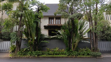 Permata Buana - Rumah Mewah Cantik Dan Asri Bergaya Eropa. Bagus. Hgb. Lt 1001 M2. Perumahan Permata Buana. Jalan Kembangan Utama. Kembangan.jakarta Barat