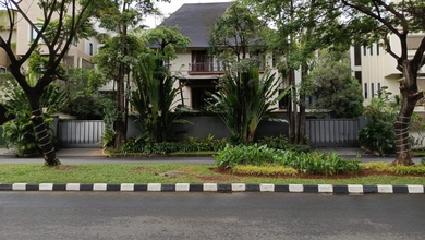 Permata Buana Jakarta Barat - Rumah Mewah Harga Murah. Shgb LT 1001 M2. Dijalan Kembangan Utama. Perum Permata Buana. Kembangan. Jakarta Barat