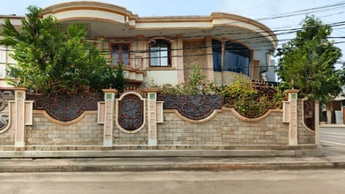 Cengkareng - Rumah Mewah Harga Sangat Murah. Mumpung Masi tersedia. SHM LT 224 M2. Dijalan Wedelia 3. Perum Taman Kencana. Cengkareng Jakarta Barat
