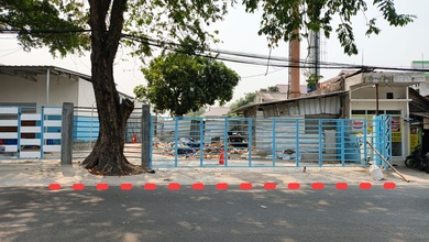 Puri Kembangan - Tanah Kosong Siap Bangun. Lokasi Dekat Lippo Puri Mall. Shgb LT 98 M2. Dijalan Kembang Kerep. Kembangan Selatan. Jakarta Barat