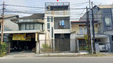 Duren Sawit - Ruko / Kantor. Harga Super Murah. SHM LT 133 M2. Dijalan Malaka Raya. Jakarta Timur
