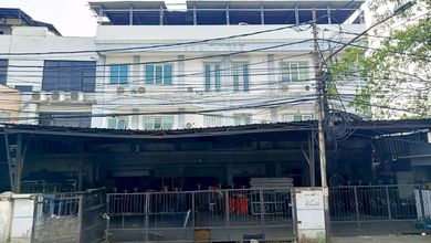 Setia Budi - Ruko Harga Sangat Murah. Lokasi Sangat Strategi dan Ramai. SHM LT 351 M2. Dijalan Dr Saharjo. Setia Budi. Jakarta Selatan