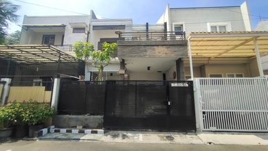 Rumah 2 Lantai Taman Aries, Meruya Utara