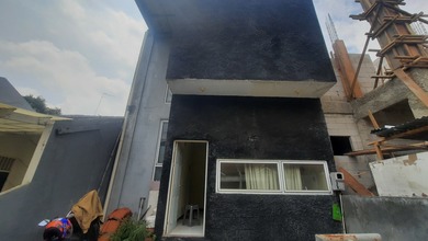 Kebon Jeruk - Cash Only Rumah 2 Lantai Di Kedoya Permai