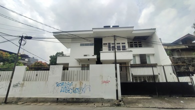 Duri Kepa - Rumah Hook 2 Lantai di Duri Kepa