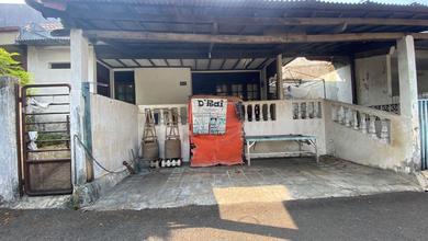 Meruya Selatan - Dijual Rumah Hitung Tanah Komplek Unilever