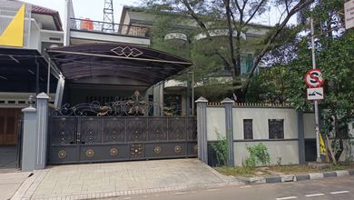 Rumah Cantik 2 Lantai Di Perumahan Puri Indah