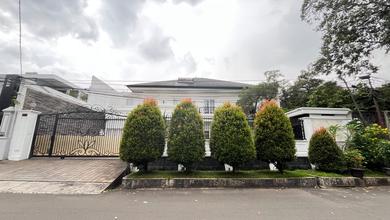 Kebon Jeruk - Rumah Cantik 2 Lantai 632 M² di Kebon Jeruk