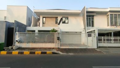 Rumah 2lt Taman Kebon Jeruk Intercon 