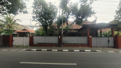 Rumah 2 Lantai 619 M² Di Menteng