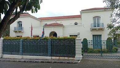 Lebak Bulus - Rumah Mewah Hook 2 LT Harga Murah di Lestari Indah Cilandak